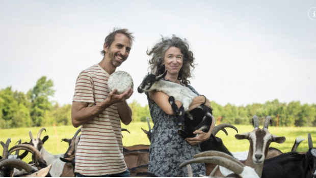 Ces lieux qu'on aime : des meules, des gens et des chemins de terre (toujours!)