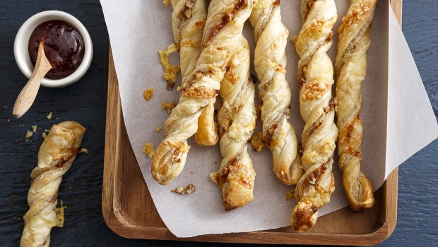 Torsades de pâte feuilletée au fromage